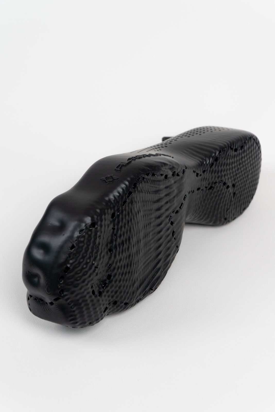 Heel and collar structure detail