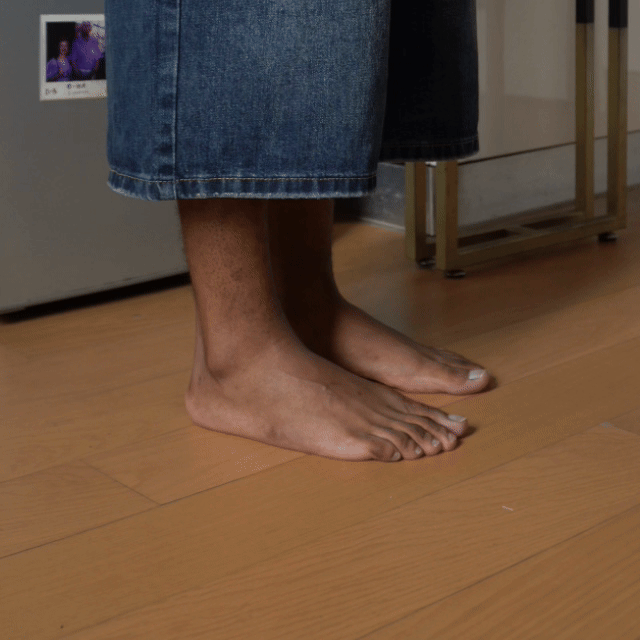 Foot scanning for an ALTERLAB custom-fit pair