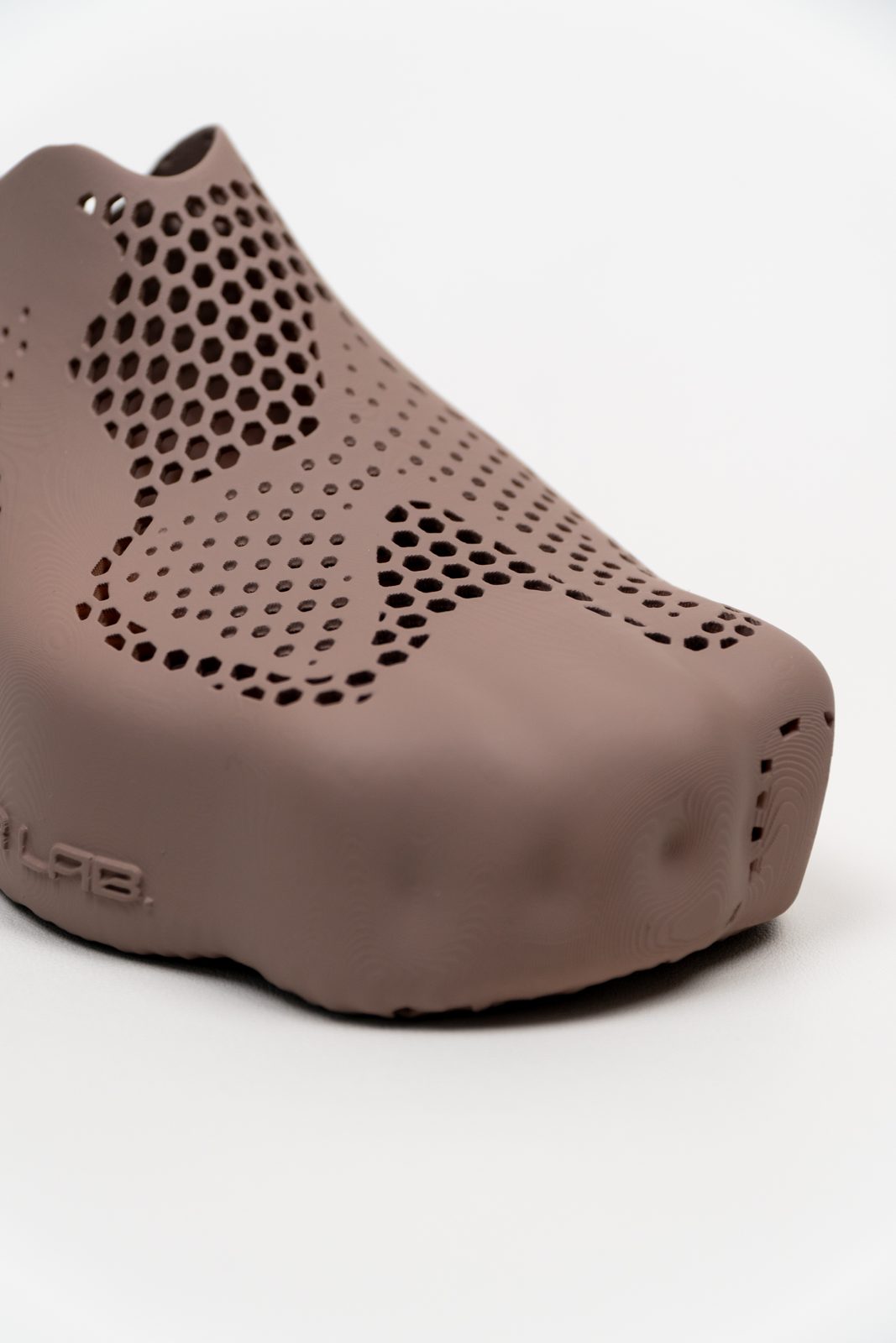 Toe box and ventilation structure detail